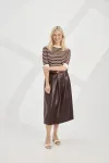 Kobieta ubrana w sweter w paski Gerry Weber ze sklepu Moda Club N76200 1.jpeg