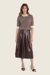 Kobieta ubrana w sweter w paski Gerry Weber ze sklepu Moda Club N76200 7.jpeg