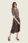 Kobieta ubrana w sweter w paski Gerry Weber ze sklepu Moda Club N76200 8.jpeg
