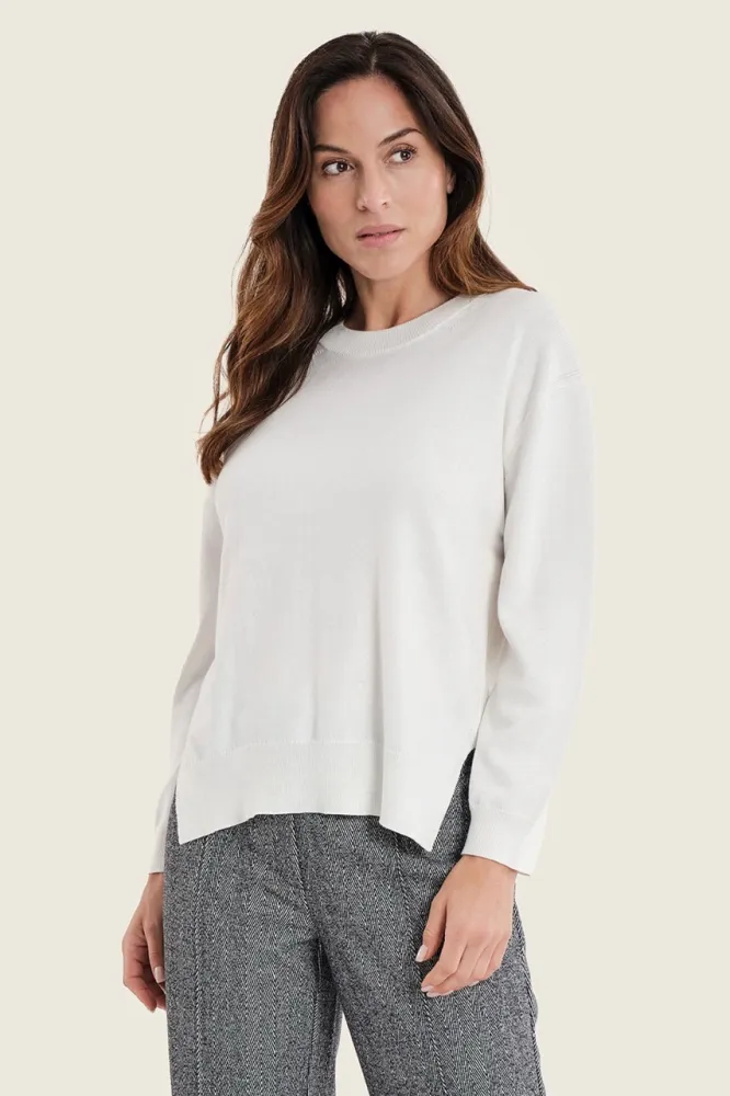 Sweter Gerry Weber biały z rozcięciami N76014121 ModaClub 3.jpeg