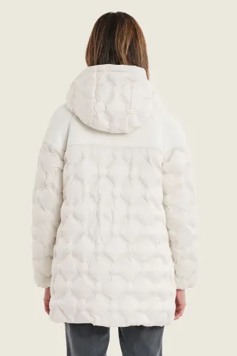 Pikowany płaszcz damski Gerry Weber OffWhite N78411121 1_ModaClub_.webp