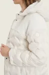 Pikowany płaszcz damski Gerry Weber OffWhite N78411121 2_ModaClub_.webp